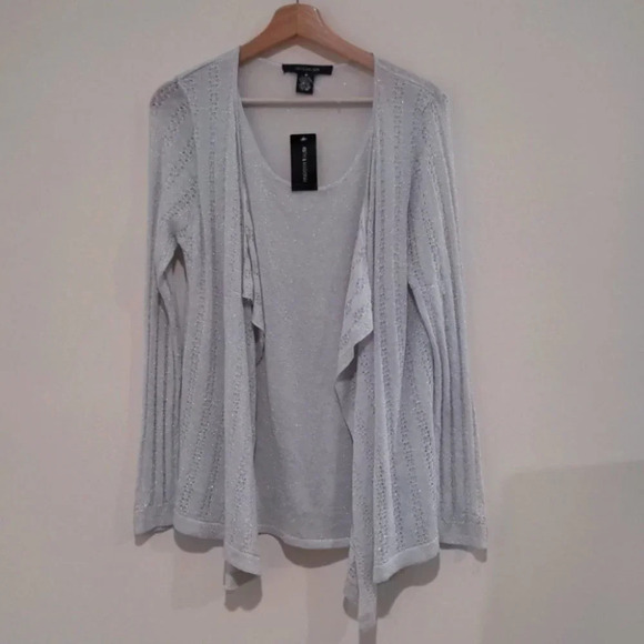 89th and Madison Silver lightweight knit Size Medium - Picture 1 of 9
